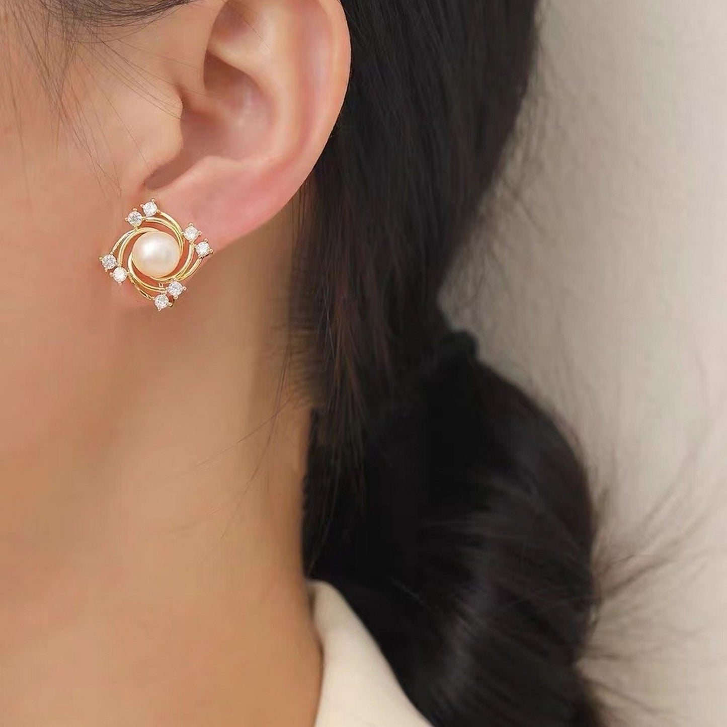 Vienna Swirl Vanilla Cream Pearl Earrings