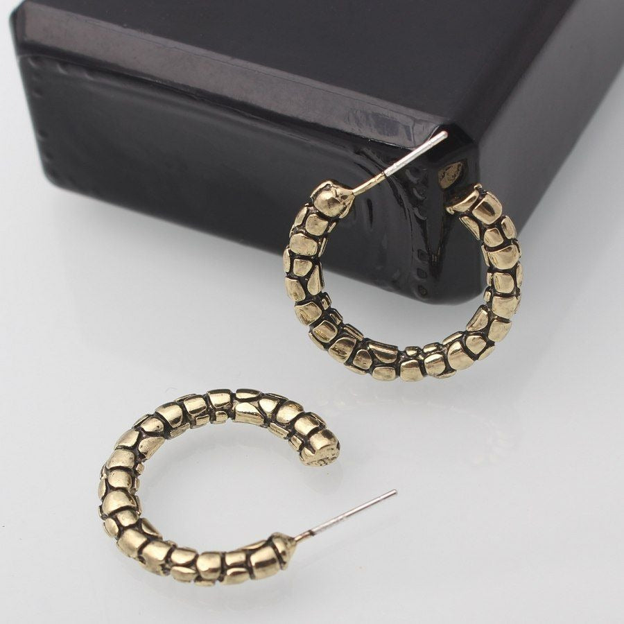 Leighton Kie Cobblestone Pattern Hoop Earrings Unisex Gold Black Gift Packaged