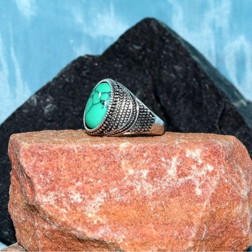 Saddlebred Mens Size 7.5 Oval Green Turquoise Etched Silver Ring Gift Boxed