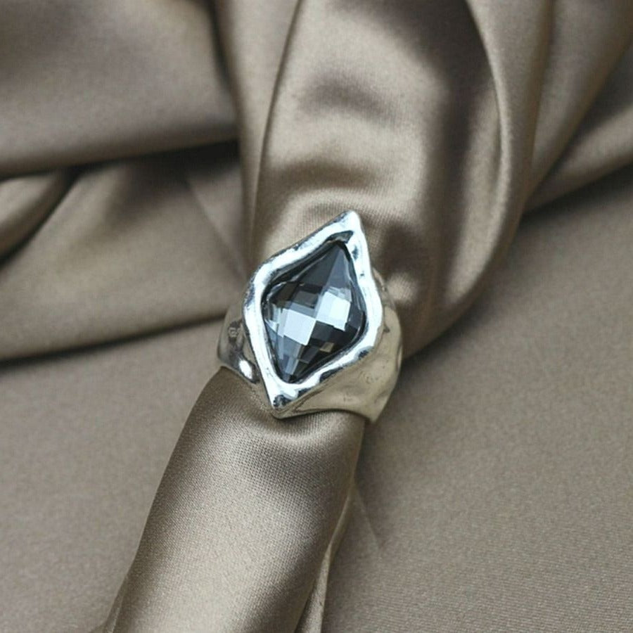 Zuri Cadance Womens Size 8 Rhombus Sapphire Gray Crystal Silver Ring