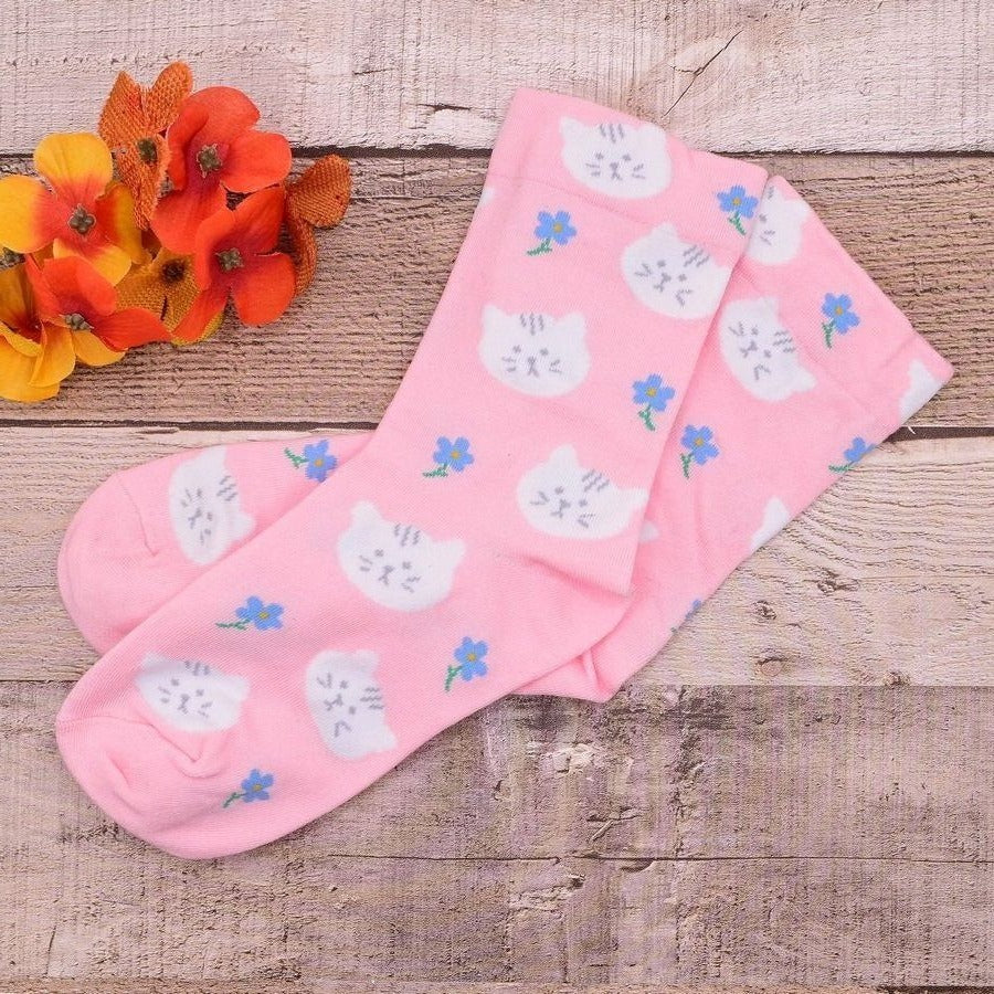Andi Larose Womens Kitty Cat Pattern Socks White on Pink
