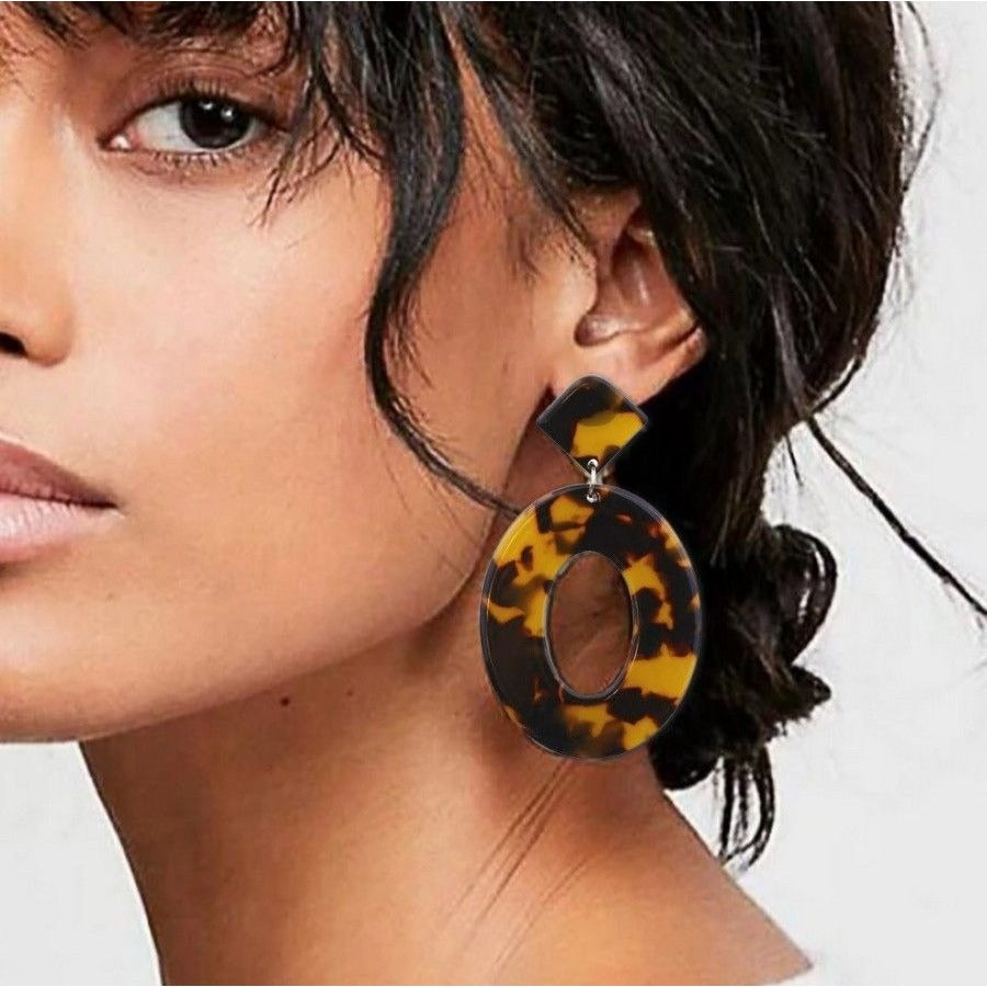 Zinnia Arts Abstract Pattern Large Oval Earrings Gold Brown