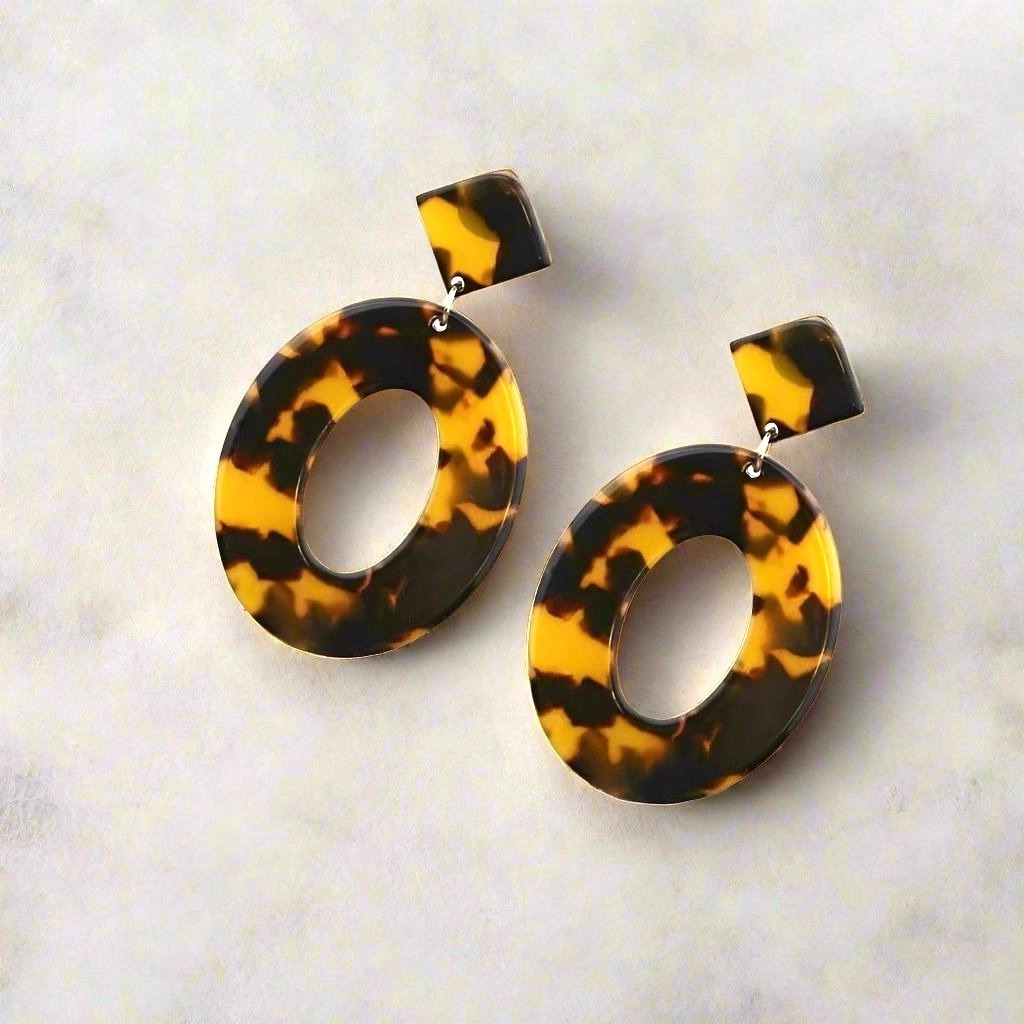 Zinnia Arts Abstract Pattern Large Oval Earrings Gold Brown