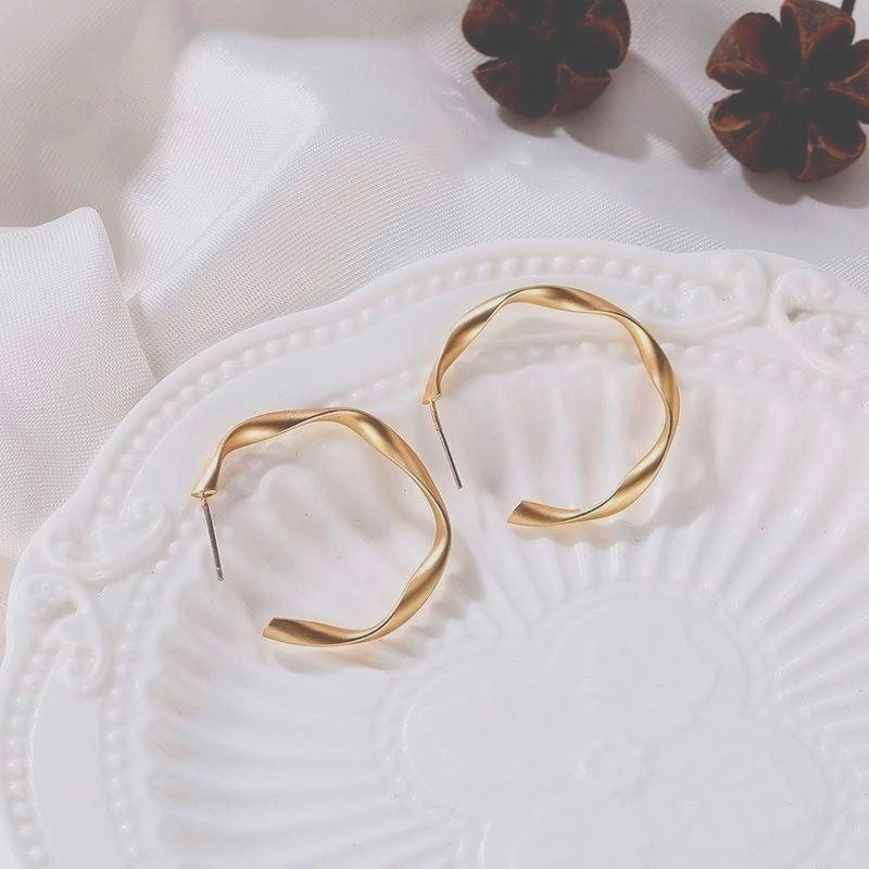 Emma Ellison Delicate Twist Hoop Minimalistic Earrings Gold Gift Packaged