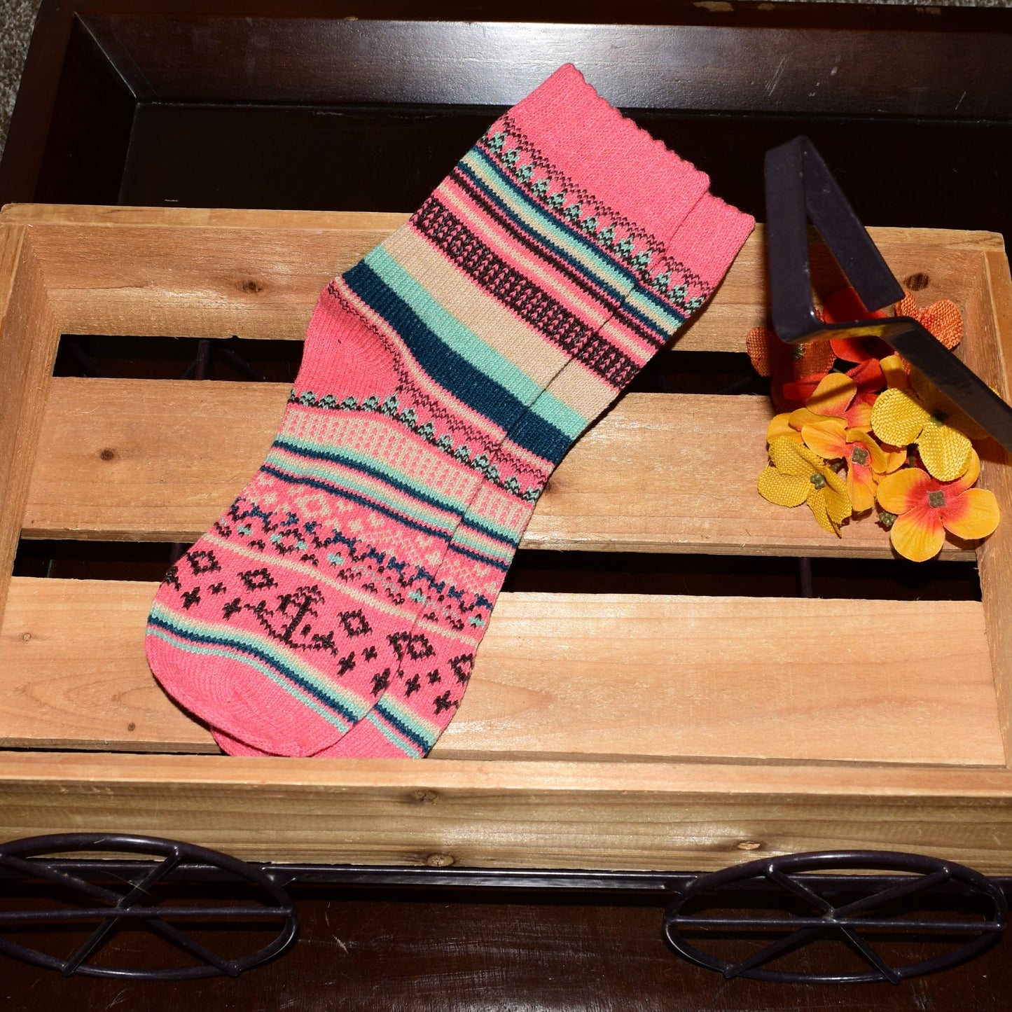 Zoanne Anchor Womens Fair Isle Pattern Socks in Pink Gift Packaged