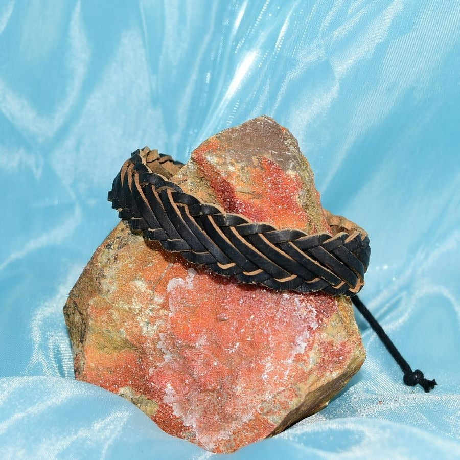 Delta Weathered Weaved Sliding Tie Leather Bracelet Black Gift Packaged