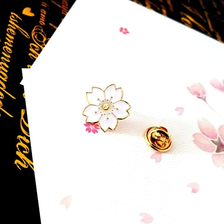 Kallie Juliet Cherry Blossom Flower Mini Brooch Pin White and Gold Gift Packaged