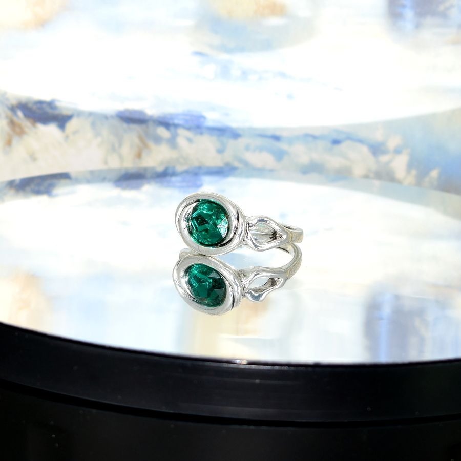 Zalia Oval Modern Silver Ring with Emerald Green Colored Crystal Size 8 Gift Box