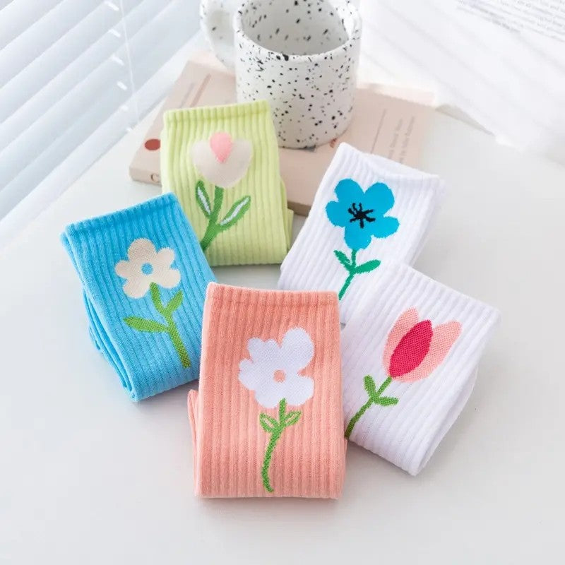 Minimal Garden Womens Flower Socks Blue on White Gift Packaged